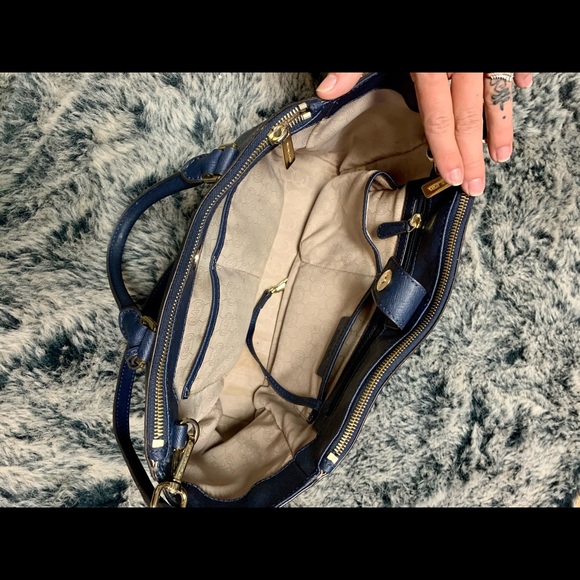 Authentic Michael Kors purse - Picture 3 of 9